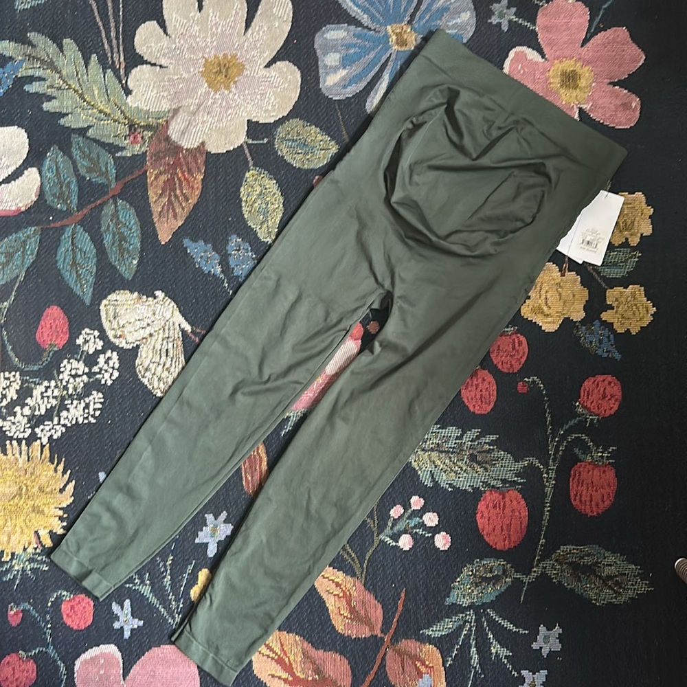 NWT! BLANQI Everyday Maternity
Belly Support Leggings